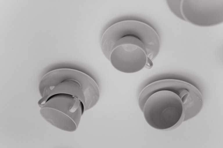 Cieľom bolo vytvoriť jedinečný a&nbsp;originálny interiér kaviarne v&nbsp;škandinávskom štýle podľa požiadaviek investorov s&nbsp;použitím modrej petrolejovej…