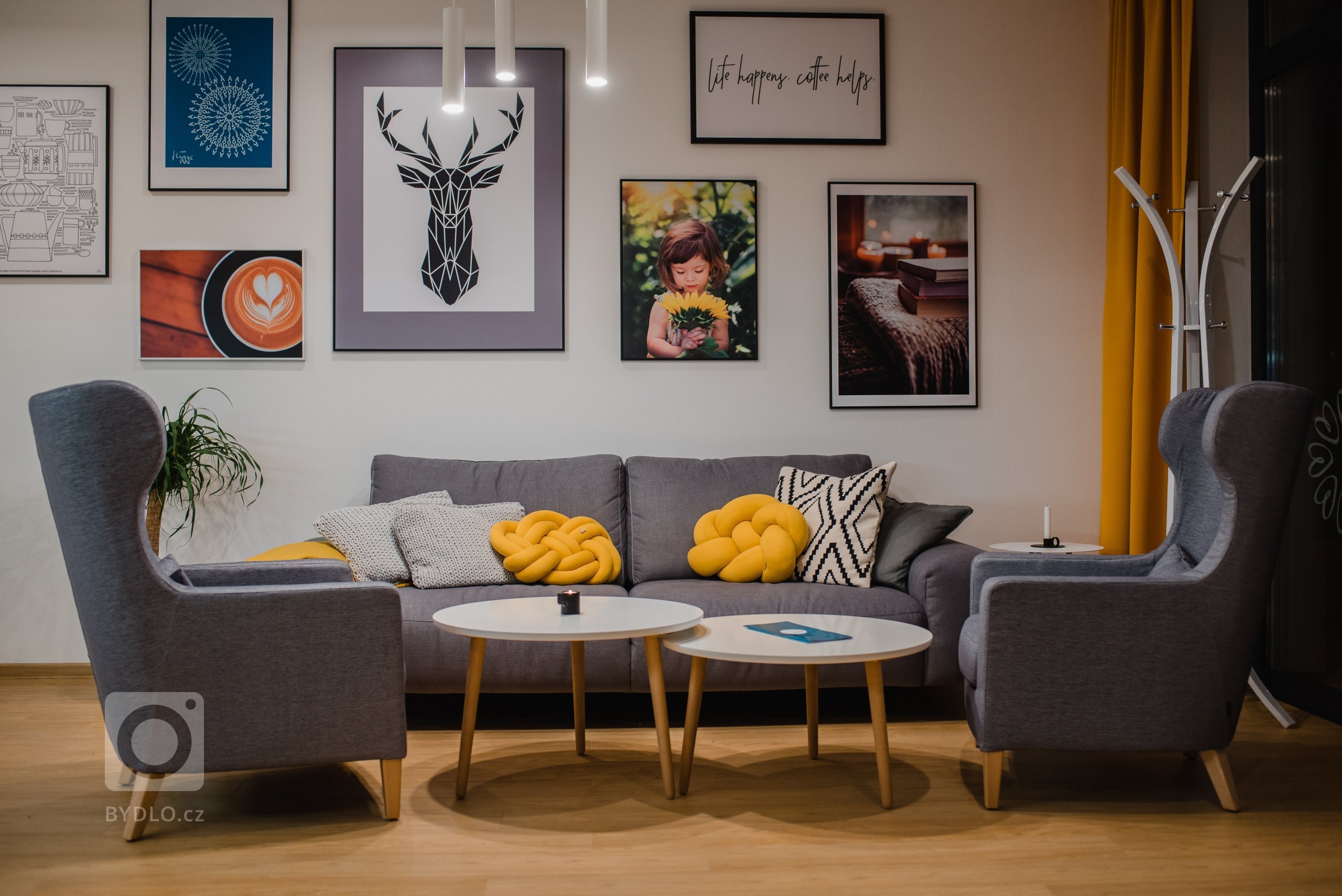 Cieľom bolo vytvoriť jedinečný a&nbsp;originálny interiér kaviarne v&nbsp;škandinávskom štýle podľa požiadaviek investorov s&nbsp;použitím modrej petrolejovej…