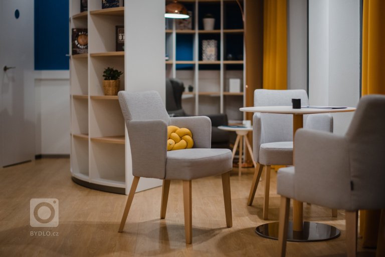 add picture to album