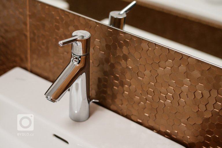 add picture to album