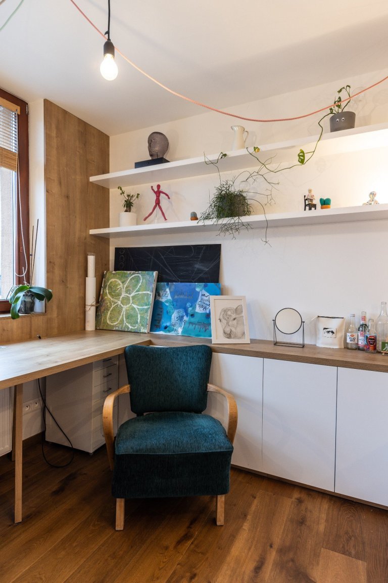 manželský pár s dvoma deťmi už dlhšie uvažovali nad zmenou. dlhodobo bývali v trojizbovom byte, kde všetci oceňovali blízkosť centra mesta. vhodný rodinný dom…