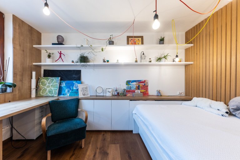 manželský pár s dvoma deťmi už dlhšie uvažovali nad zmenou. dlhodobo bývali v trojizbovom byte, kde všetci oceňovali blízkosť centra mesta. vhodný rodinný dom…