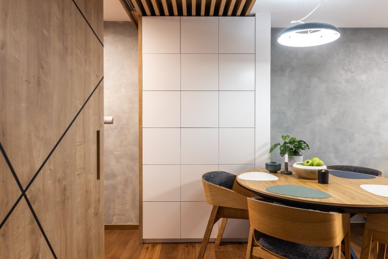 manželský pár s dvoma deťmi už dlhšie uvažovali nad zmenou. dlhodobo bývali v trojizbovom byte, kde všetci oceňovali blízkosť centra mesta. vhodný rodinný dom…