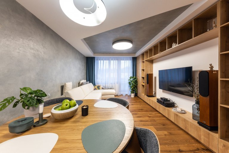 manželský pár s dvoma deťmi už dlhšie uvažovali nad zmenou. dlhodobo bývali v trojizbovom byte, kde všetci oceňovali blízkosť centra mesta. vhodný rodinný dom…