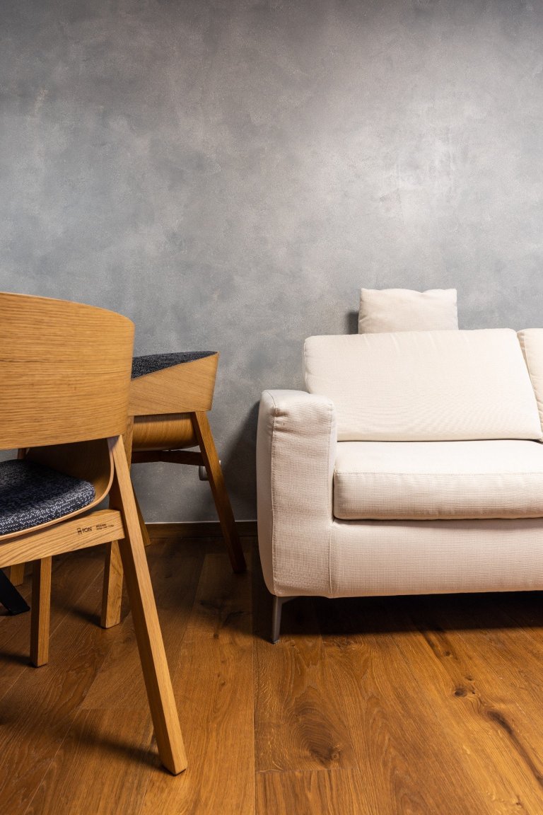 manželský pár s dvoma deťmi už dlhšie uvažovali nad zmenou. dlhodobo bývali v trojizbovom byte, kde všetci oceňovali blízkosť centra mesta. vhodný rodinný dom…