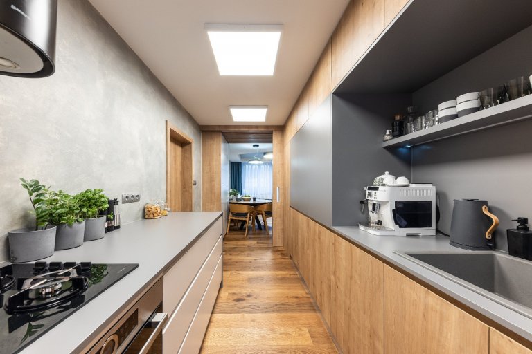 manželský pár s dvoma deťmi už dlhšie uvažovali nad zmenou. dlhodobo bývali v trojizbovom byte, kde všetci oceňovali blízkosť centra mesta. vhodný rodinný dom…