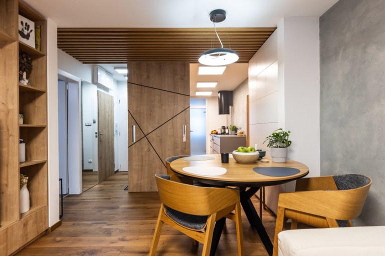 manželský pár s dvoma deťmi už dlhšie uvažovali nad zmenou. dlhodobo bývali v trojizbovom byte, kde všetci oceňovali blízkosť centra mesta. vhodný rodinný dom…