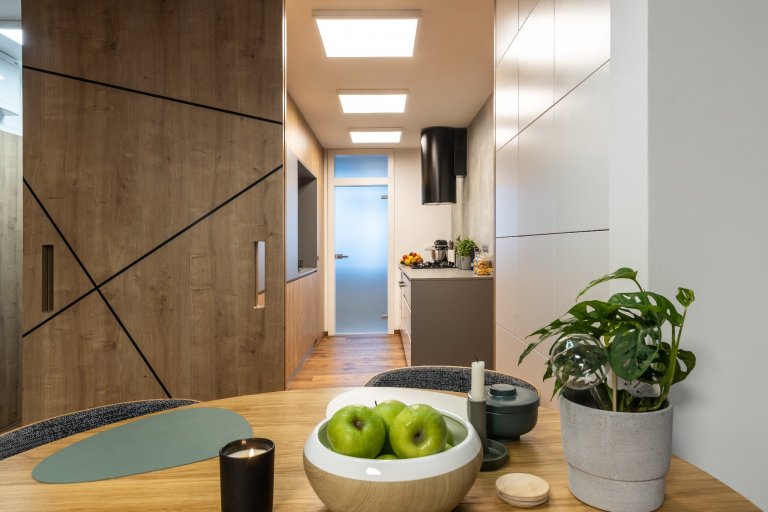 manželský pár s dvoma deťmi už dlhšie uvažovali nad zmenou. dlhodobo bývali v trojizbovom byte, kde všetci oceňovali blízkosť centra mesta. vhodný rodinný dom…