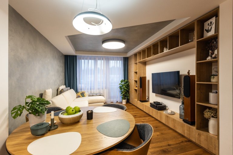 manželský pár s dvoma deťmi už dlhšie uvažovali nad zmenou. dlhodobo bývali v trojizbovom byte, kde všetci oceňovali blízkosť centra mesta. vhodný rodinný dom…