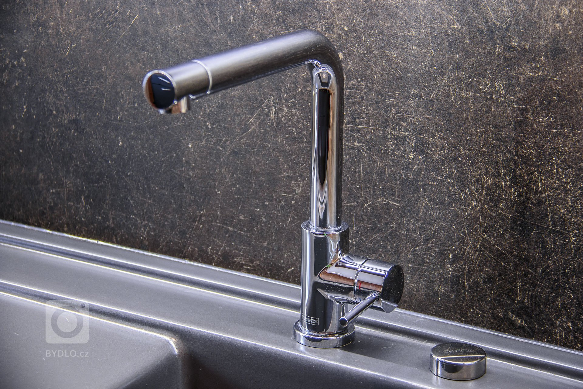 Kuchyně je bezpochyb jedním z nejdůležitějších míst domova. Stává se centrem působení celé rodiny, ale také místem k vytváření kulinářských zážitků.
