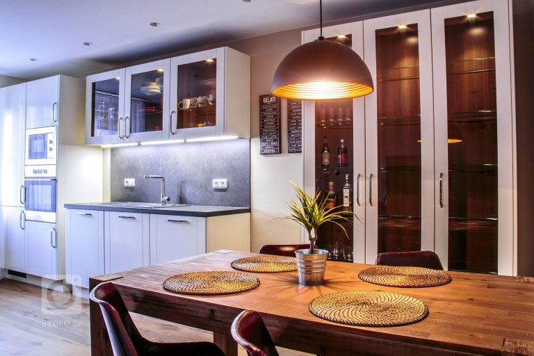 add picture to album