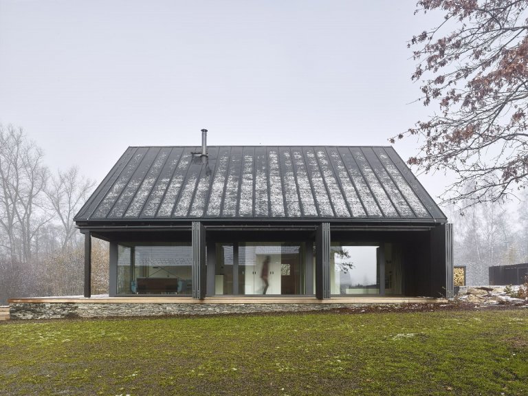 jižní pohled - otevřené okenice
