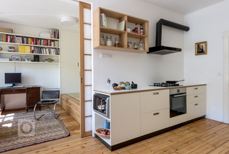 add picture to album