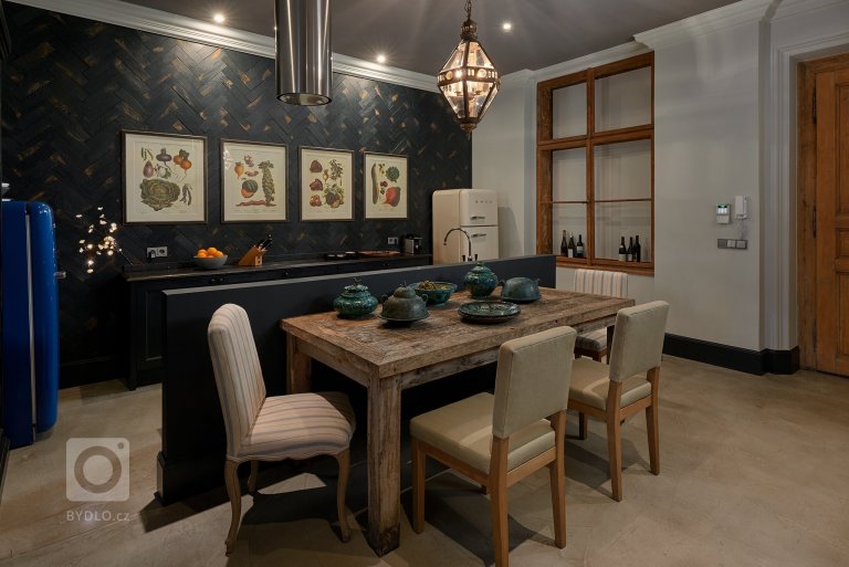 add picture to album