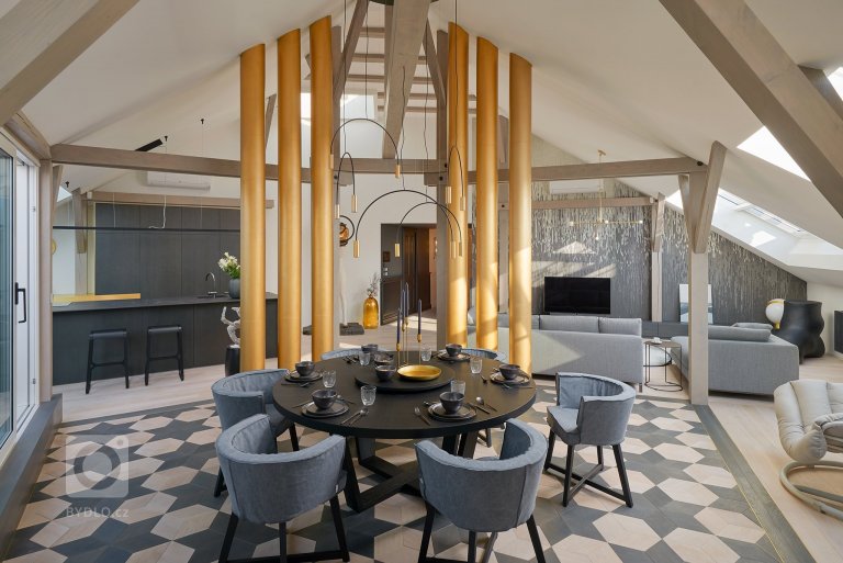 add picture to album