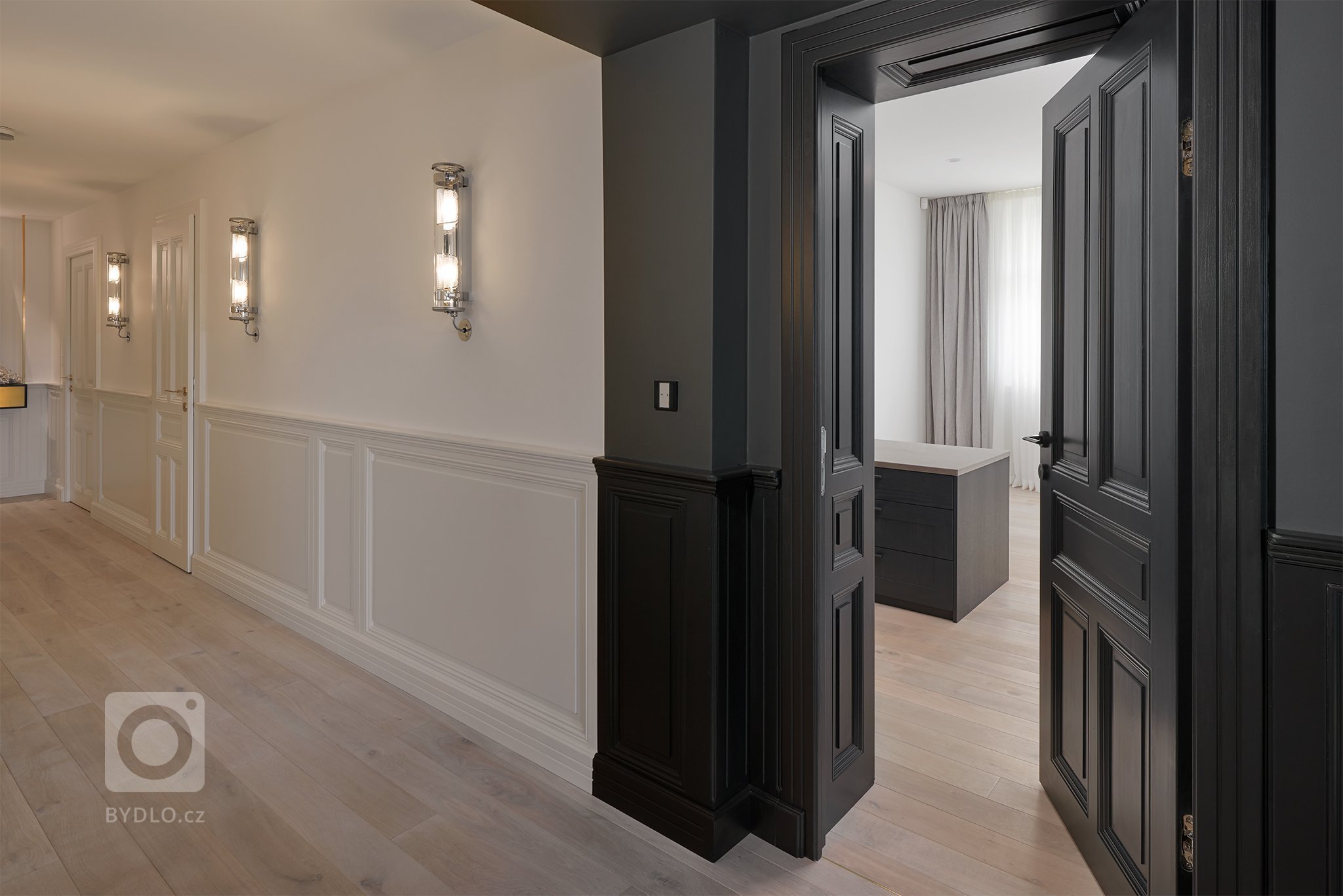 Rekonstrukce půdního bytu v historickém domě.
