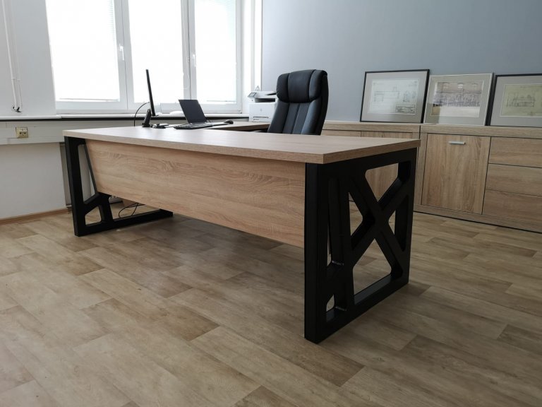 Designový psací stůl