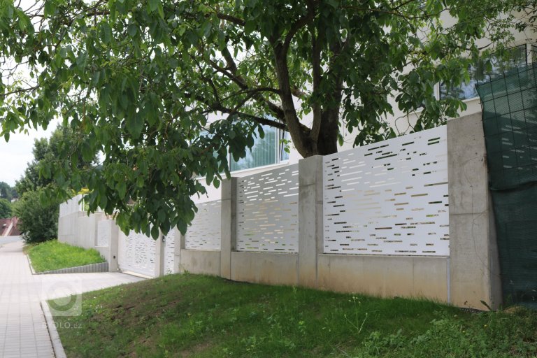 add picture to album