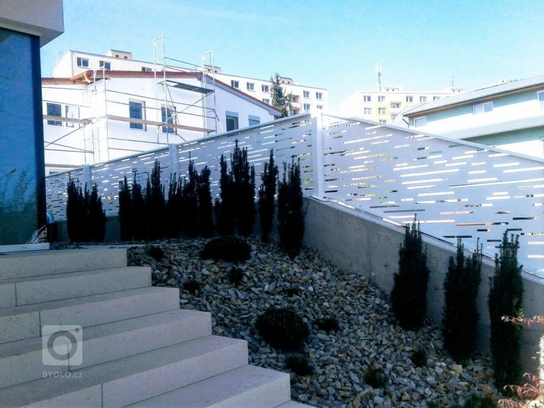 add picture to album