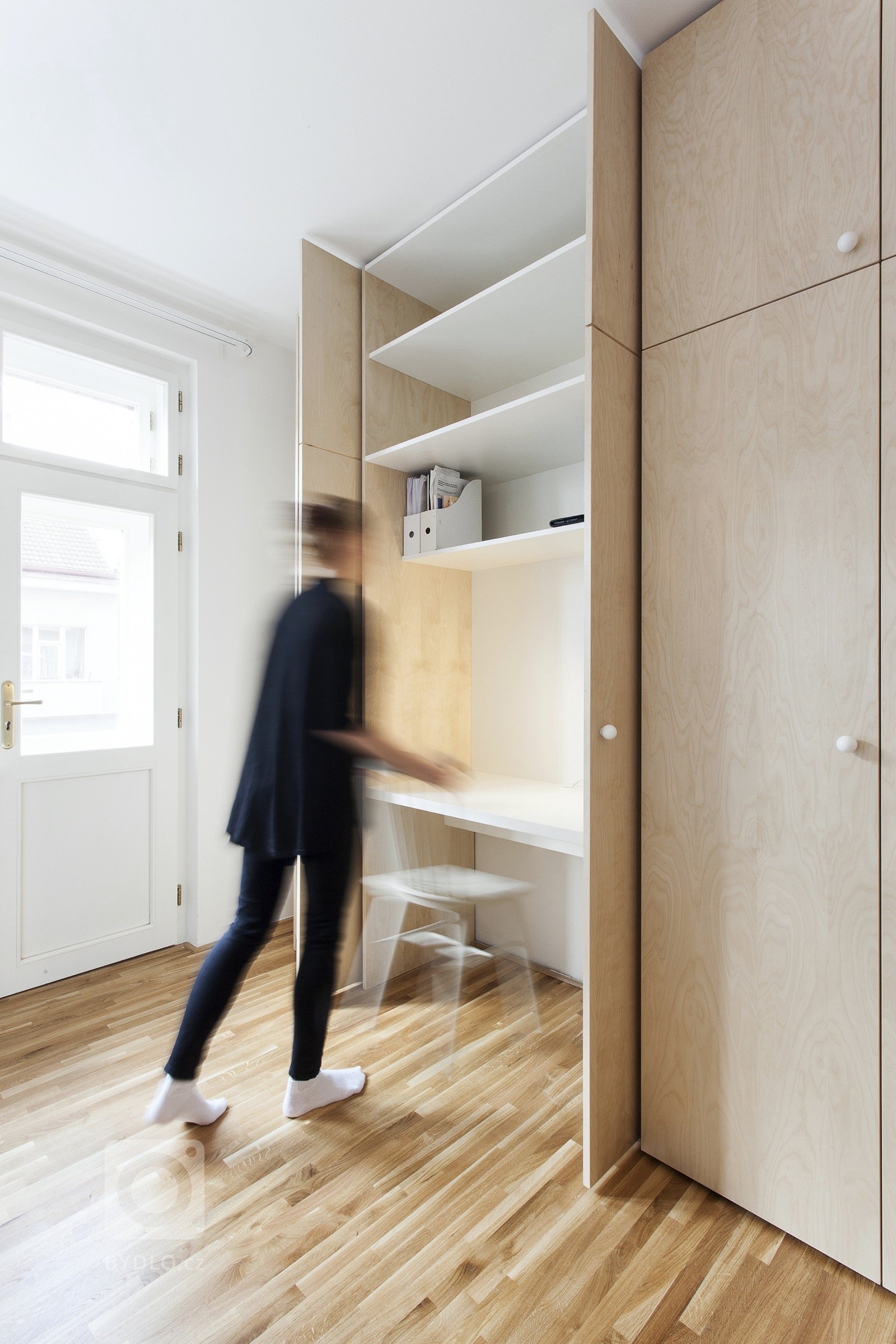 Sloučení dvou bytových jednotek (2+1 s garsonkou). Vzniká jednoúrovňový byt 4+kk o celkové ploše 116 m2. Jen malými dispozičními úpravami dosahujeme úplně…