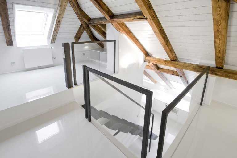 PŮVODNÍ STAV
Jedná se o&nbsp;nájemní vilu z&nbsp;roku 1910. Vila má 3 nadzemní podlaží, jedno podzemní, které je možné díky svažitému terénu plnohodnotně…