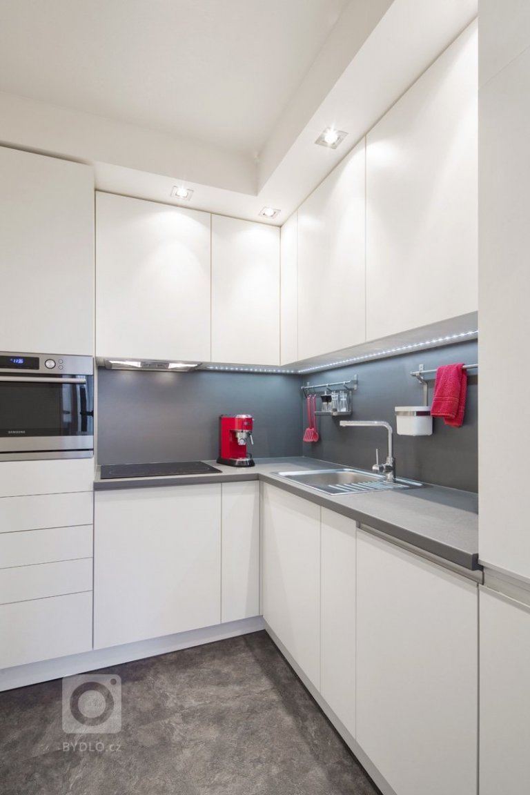 add picture to album