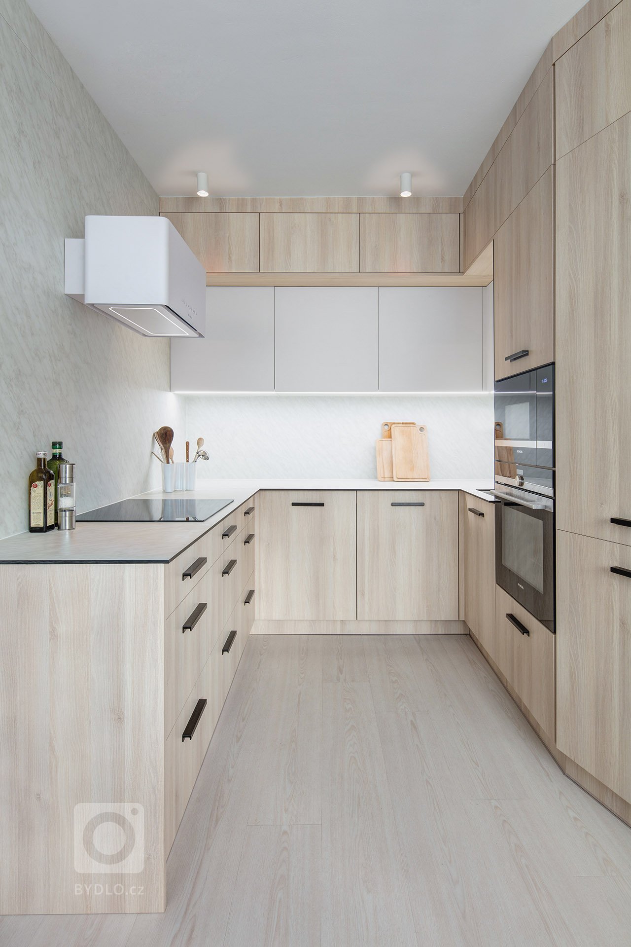 BARRANDOV - rekonstrukce bytu

&nbsp;

Jednalo se rekonstrukci bytu z&nbsp;roku 2002. Původní dispozice byla nevyhovující. Majitelka si přála zvětšit koupelnu…