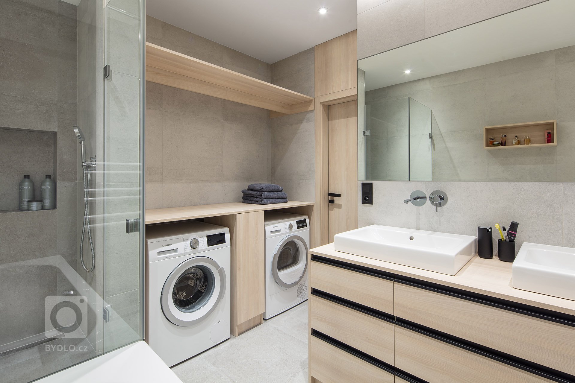 BARRANDOV - rekonstrukce bytu

&nbsp;

Jednalo se rekonstrukci bytu z&nbsp;roku 2002. Původní dispozice byla nevyhovující. Majitelka si přála zvětšit koupelnu…