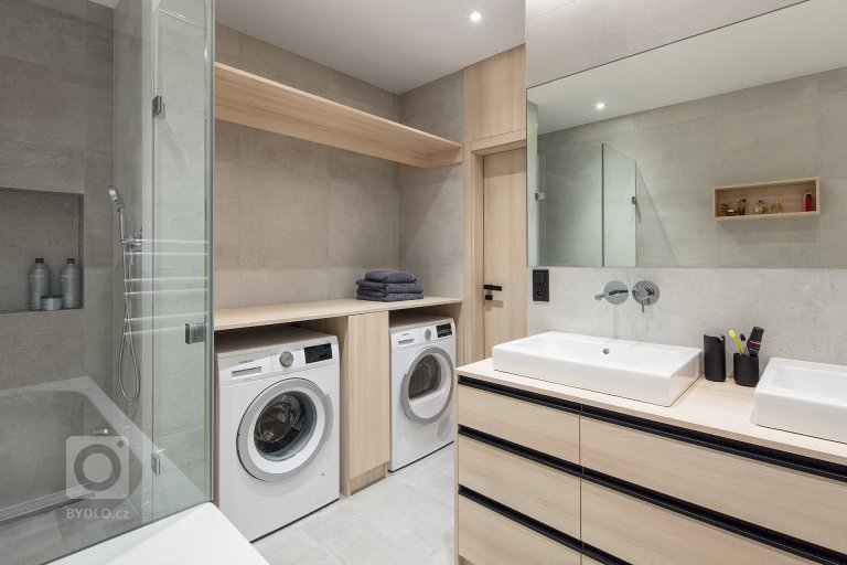 add picture to album