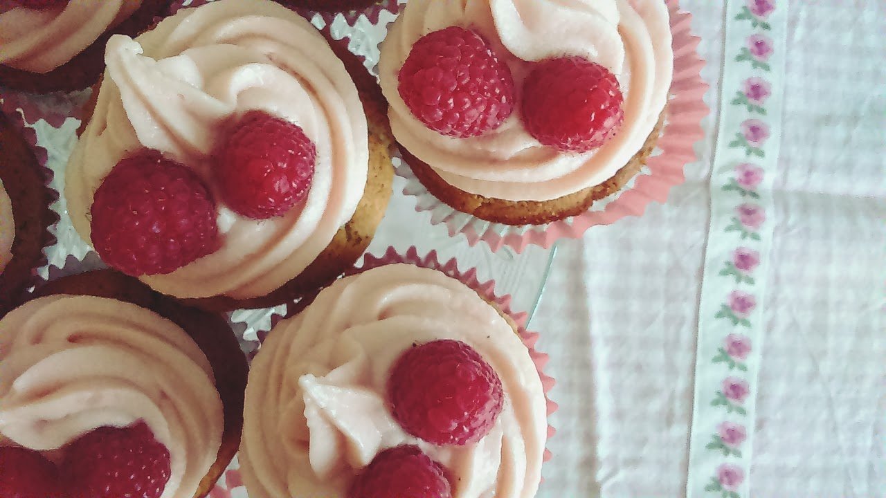 Malinové cupcakes