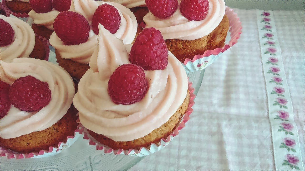Malinové cupcakes