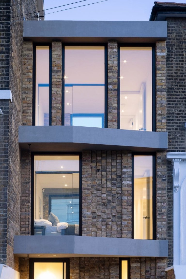 Jedinečný dům vyplnil proluku širokou pouhých 3,35 metrů