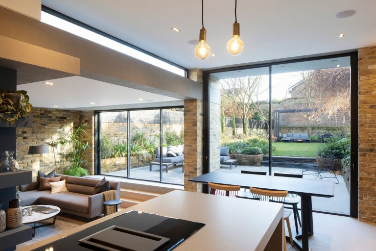 Jedinečný dům vyplnil proluku širokou pouhých 3,35 metrů