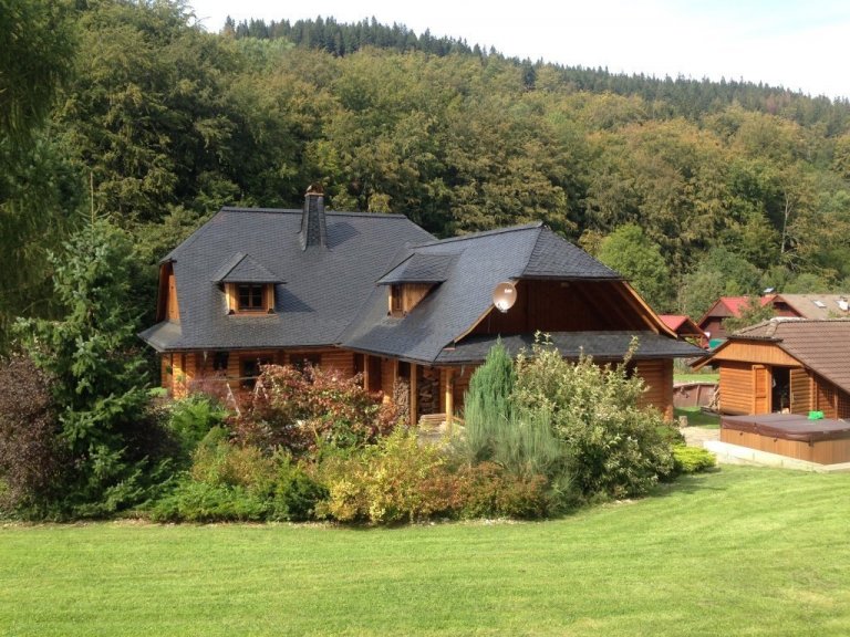 Rekonstrukce střechy na roubence