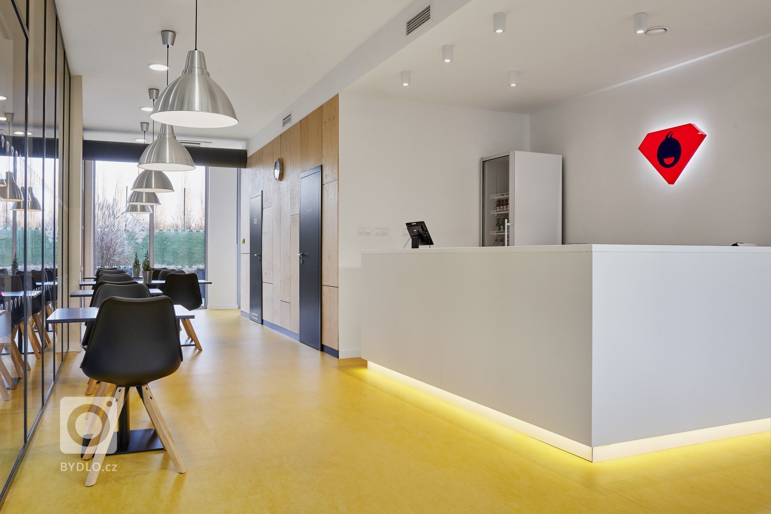 Projekt dětské herny Mini Heroes, nacházející se v objektu River Garden v pražském Karlíně. Prostor byl před kolaudací a naprosto prázdný, postarali jsme se o…