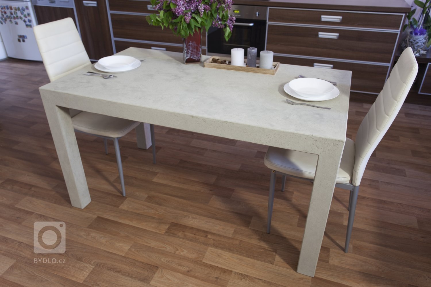 Forgood - stěrkovaný nábytek - byt UL