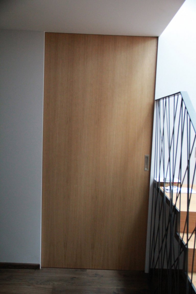 Klient oslovil naši firmu a požadoval vytvoření studie celého interiéru domu, kdy můžeme při tvorbě studie ještě dispozičně měnit projekt. Studie interiéru…