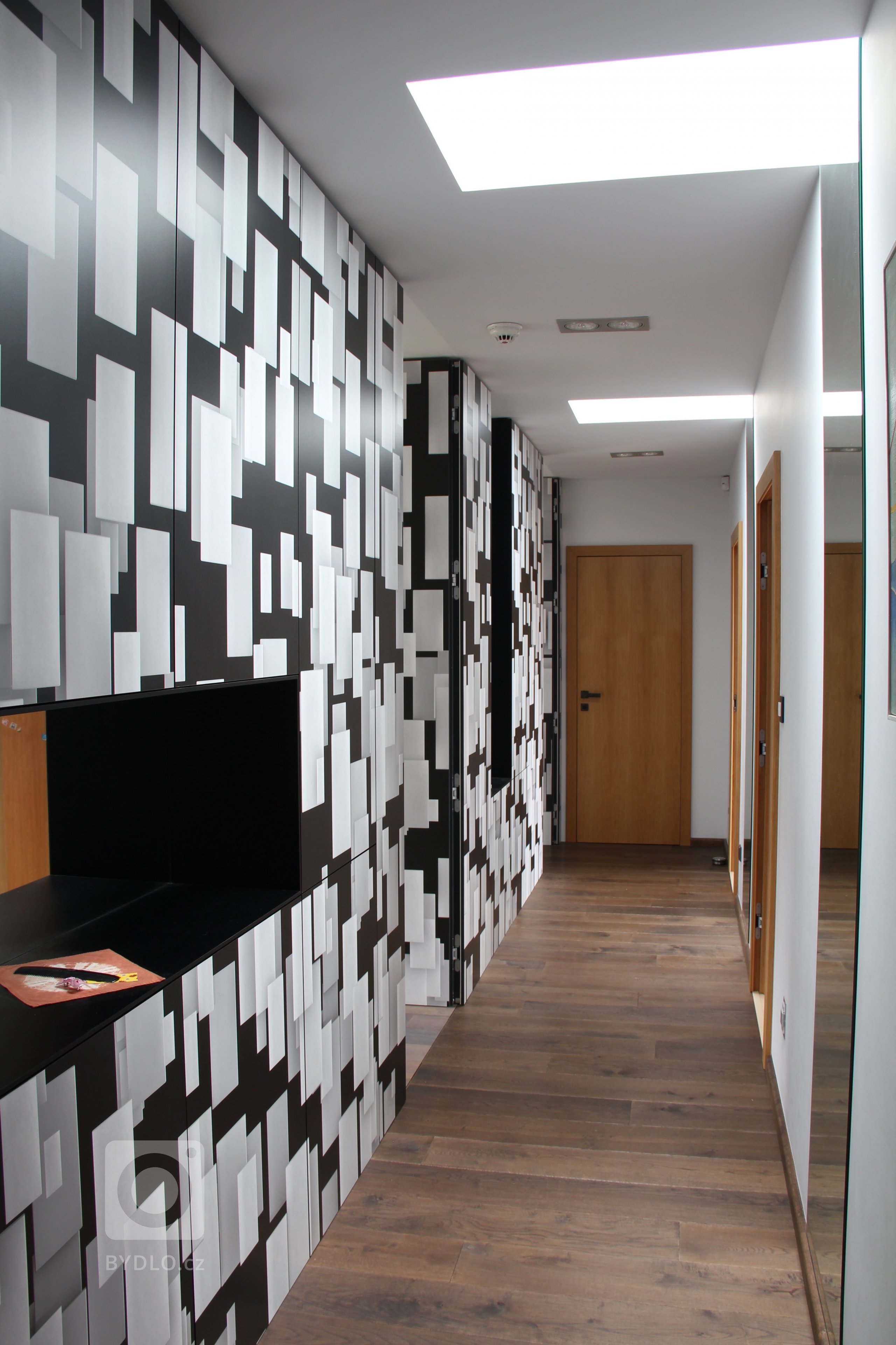 Klient oslovil naši firmu a požadoval vytvoření studie celého interiéru domu, kdy můžeme při tvorbě studie ještě dispozičně měnit projekt. Studie interiéru…