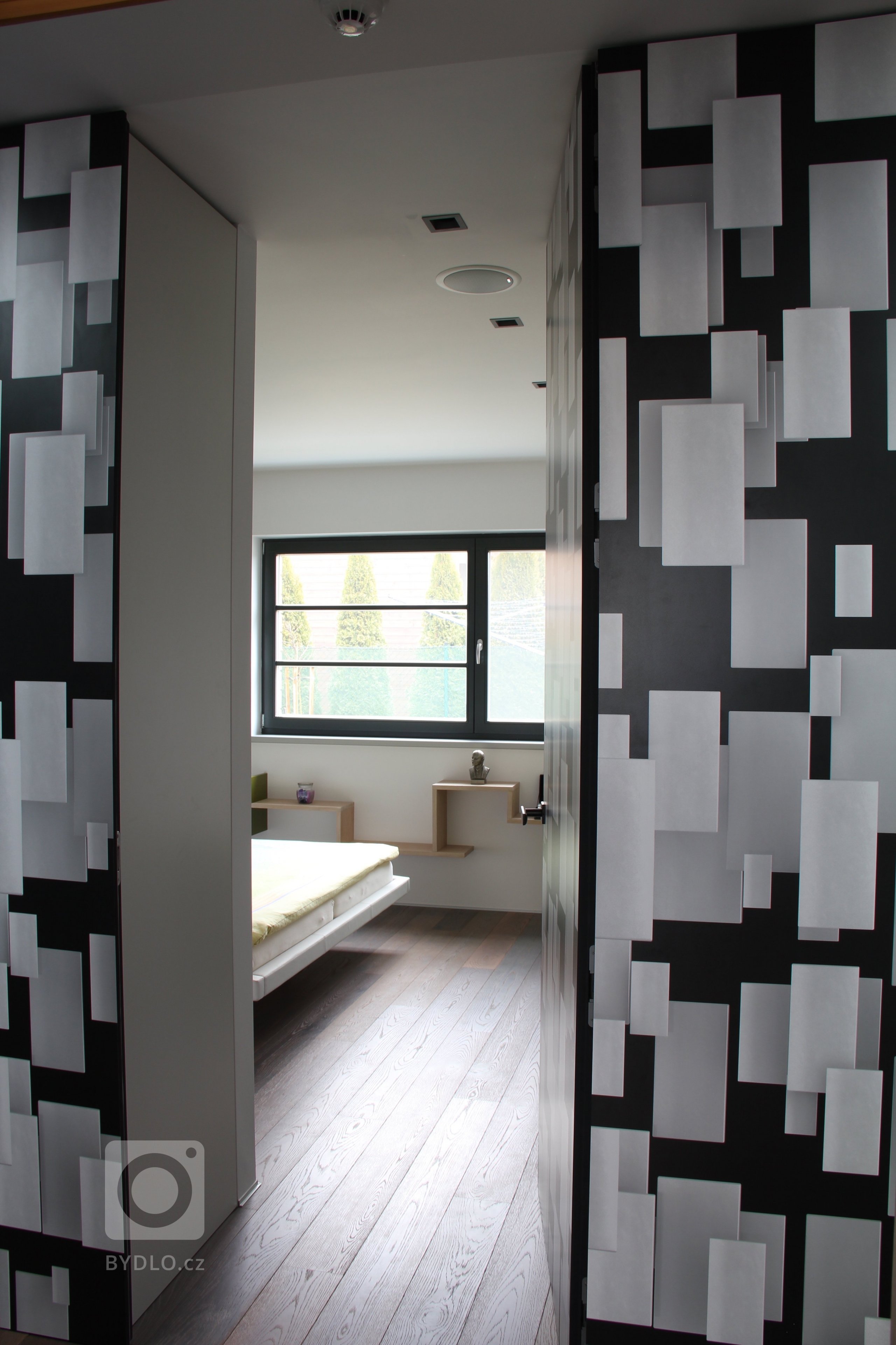 Klient oslovil naši firmu a požadoval vytvoření studie celého interiéru domu, kdy můžeme při tvorbě studie ještě dispozičně měnit projekt. Studie interiéru…