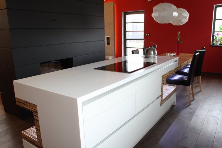 Klient oslovil naši firmu a požadoval vytvoření studie celého interiéru domu, kdy můžeme při tvorbě studie ještě dispozičně měnit projekt. Studie interiéru…