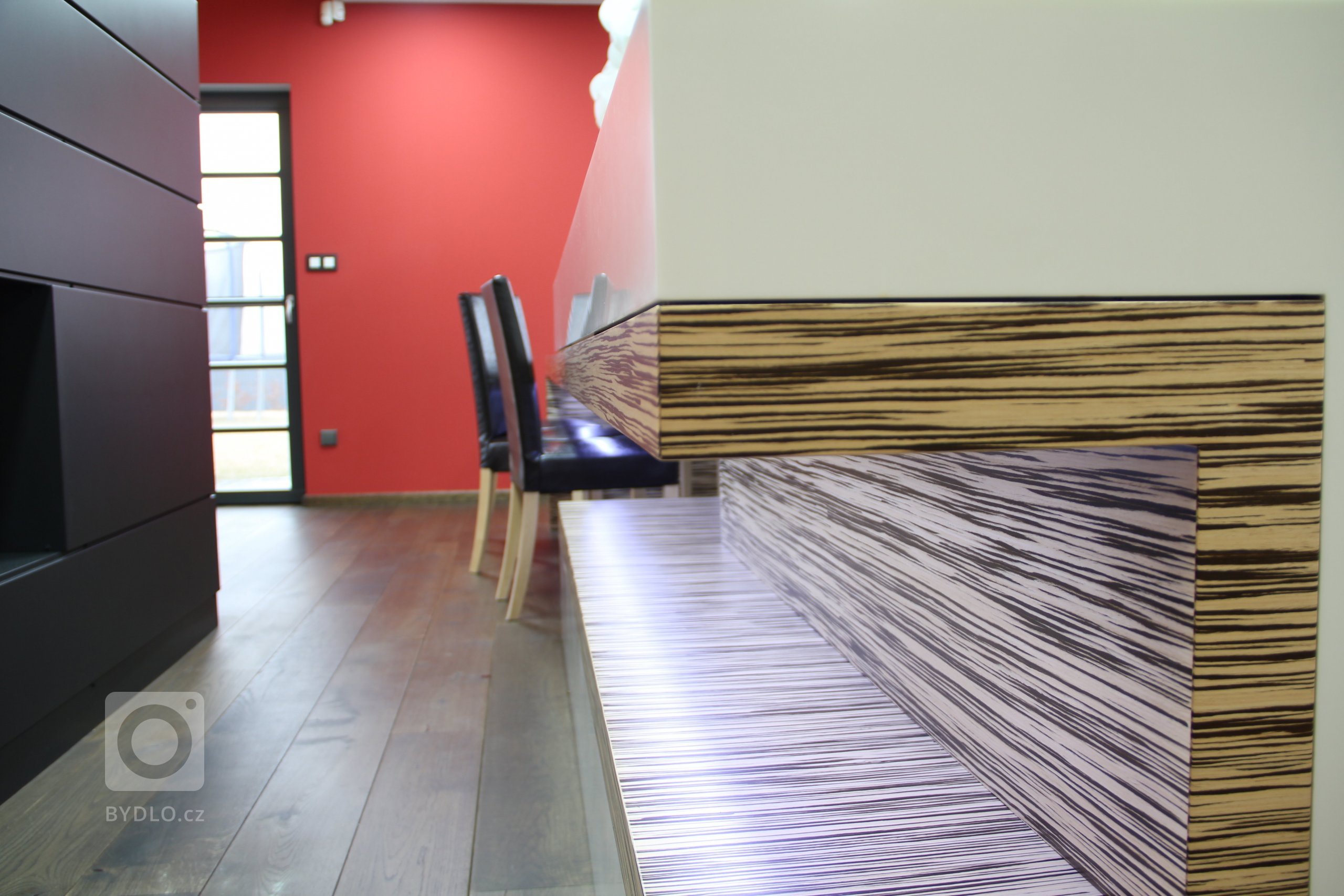 Klient oslovil naši firmu a požadoval vytvoření studie celého interiéru domu, kdy můžeme při tvorbě studie ještě dispozičně měnit projekt. Studie interiéru…