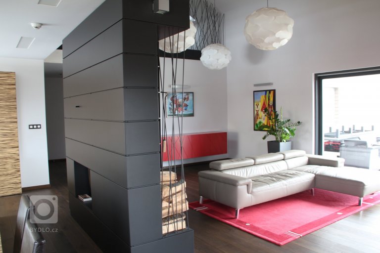 add picture to album