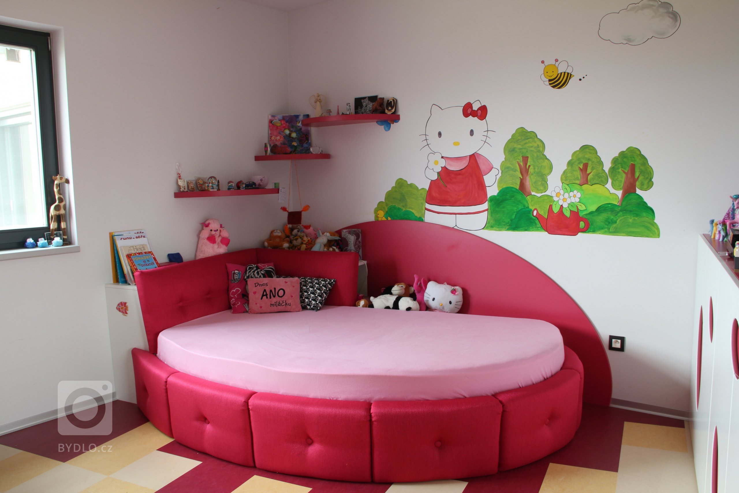 Klient oslovil naši firmu a požadoval vytvoření studie celého interiéru domu, kdy můžeme při tvorbě studie ještě dispozičně měnit projekt. Studie interiéru…