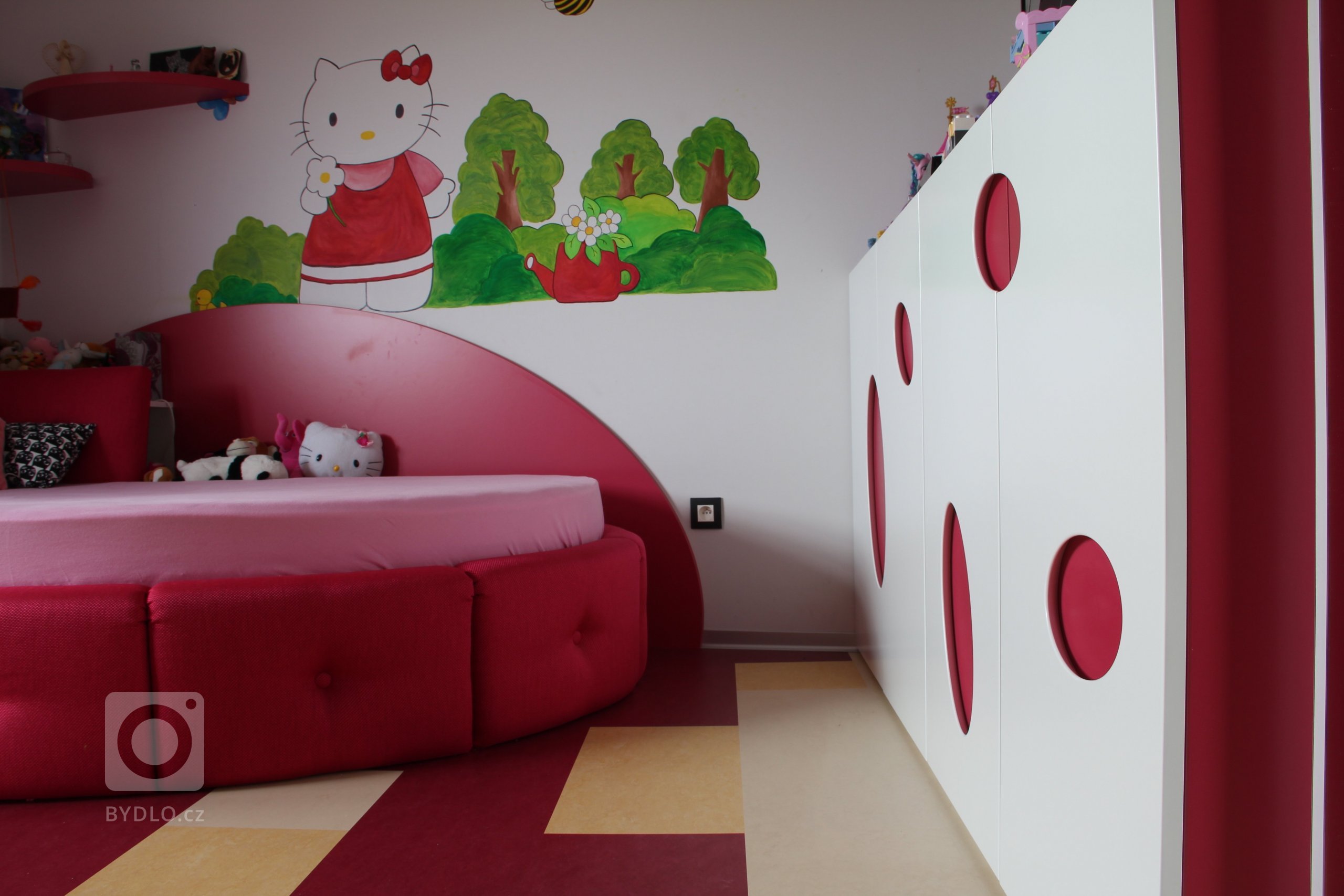 Klient oslovil naši firmu a požadoval vytvoření studie celého interiéru domu, kdy můžeme při tvorbě studie ještě dispozičně měnit projekt. Studie interiéru…