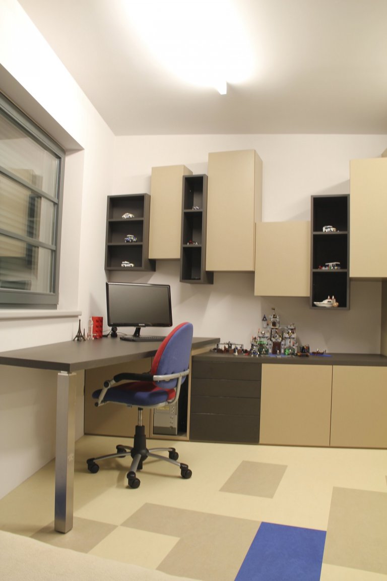 Klient oslovil naši firmu a požadoval vytvoření studie celého interiéru domu, kdy můžeme při tvorbě studie ještě dispozičně měnit projekt. Studie interiéru…