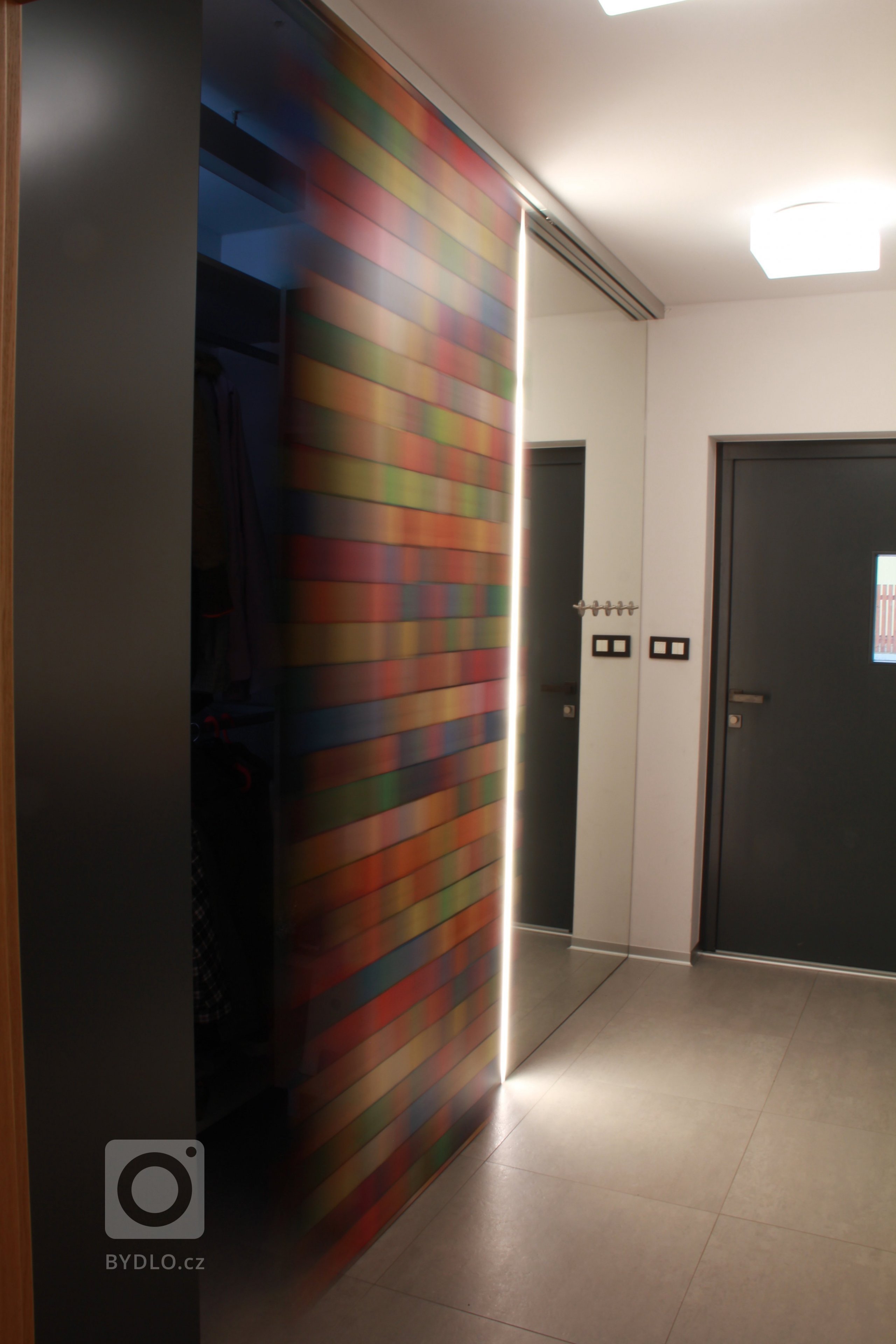 Klient oslovil naši firmu a požadoval vytvoření studie celého interiéru domu, kdy můžeme při tvorbě studie ještě dispozičně měnit projekt. Studie interiéru…