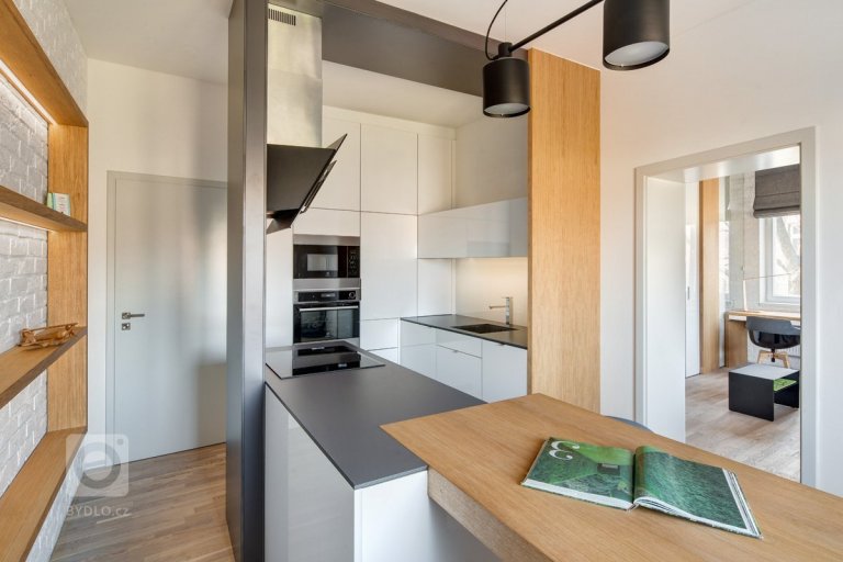 add picture to album