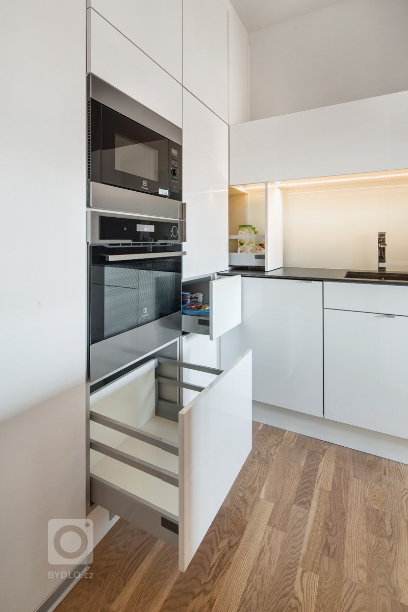 Když se sejde architekt a investor, kteří si vzájemně sedí, je to vždy výhra. A to pro obě strany. Klient má bydlení, které mu ve všech směrech vyhovuje,…