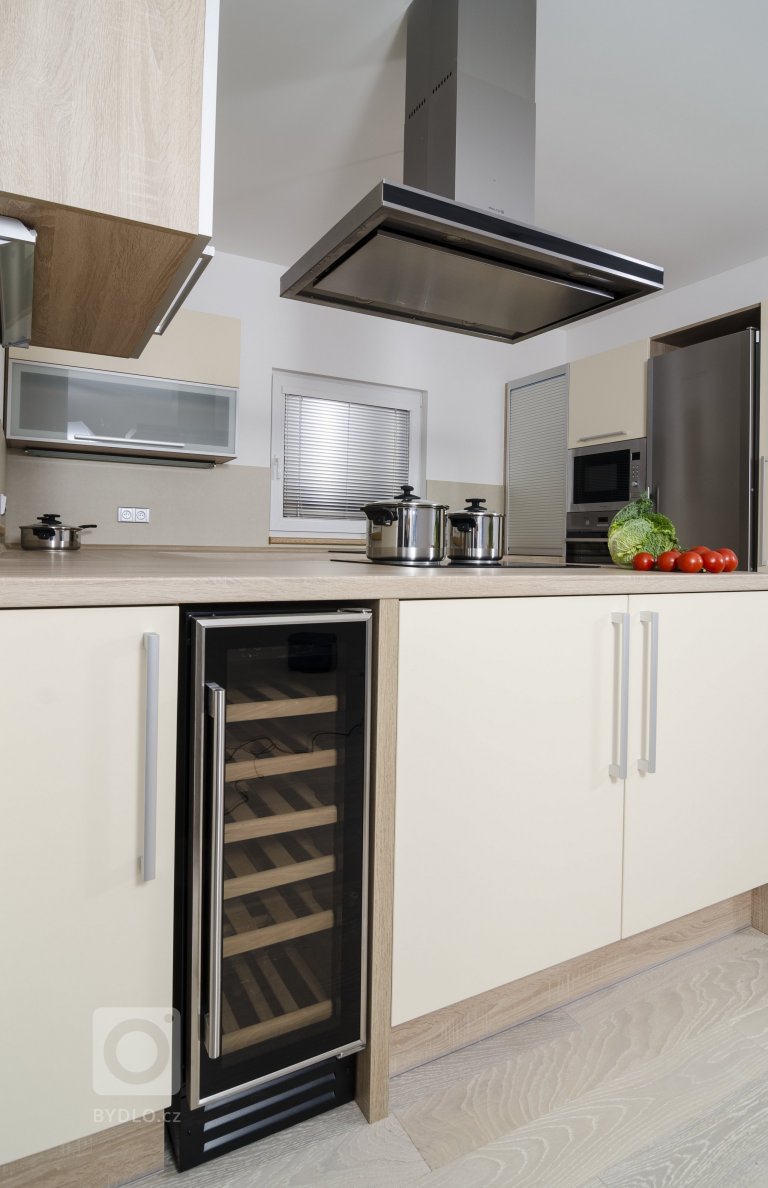 add picture to album