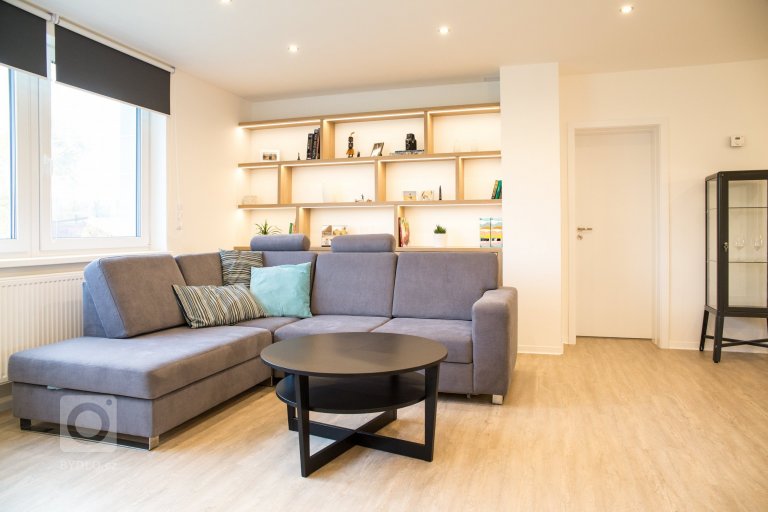 add picture to album